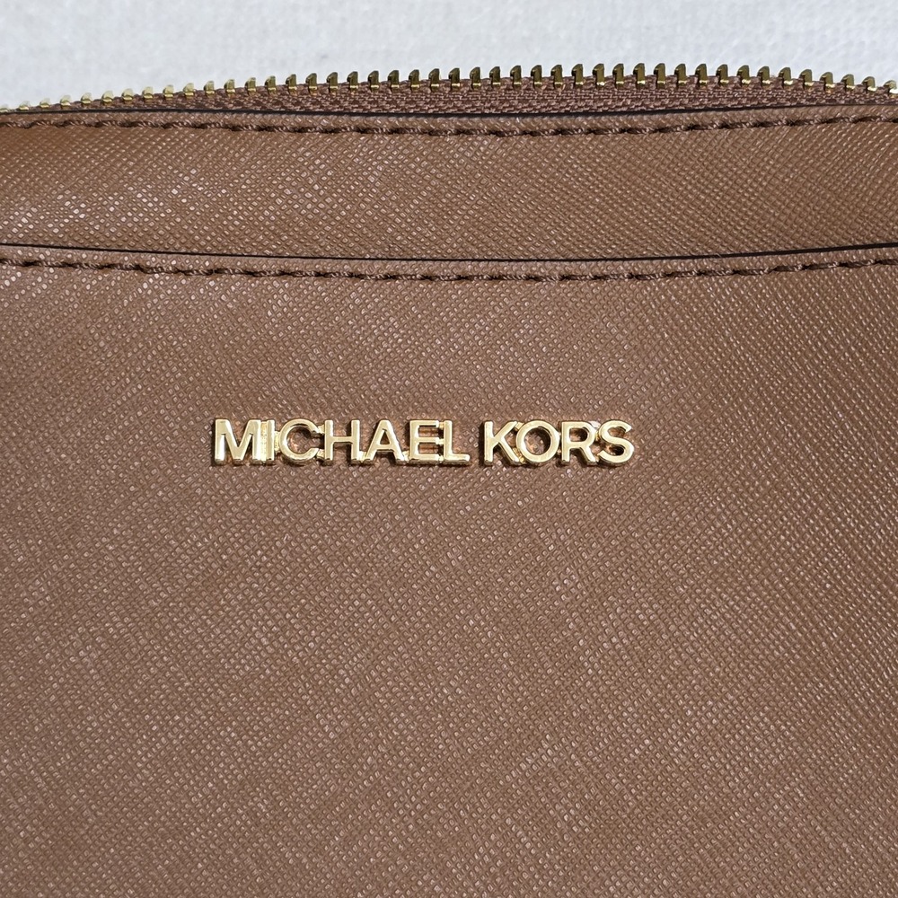 New Michael Kors Jet Set Travel Med Dome Brown Saffiano Leather Crossbody Purse‎ - Picture 3 of 16